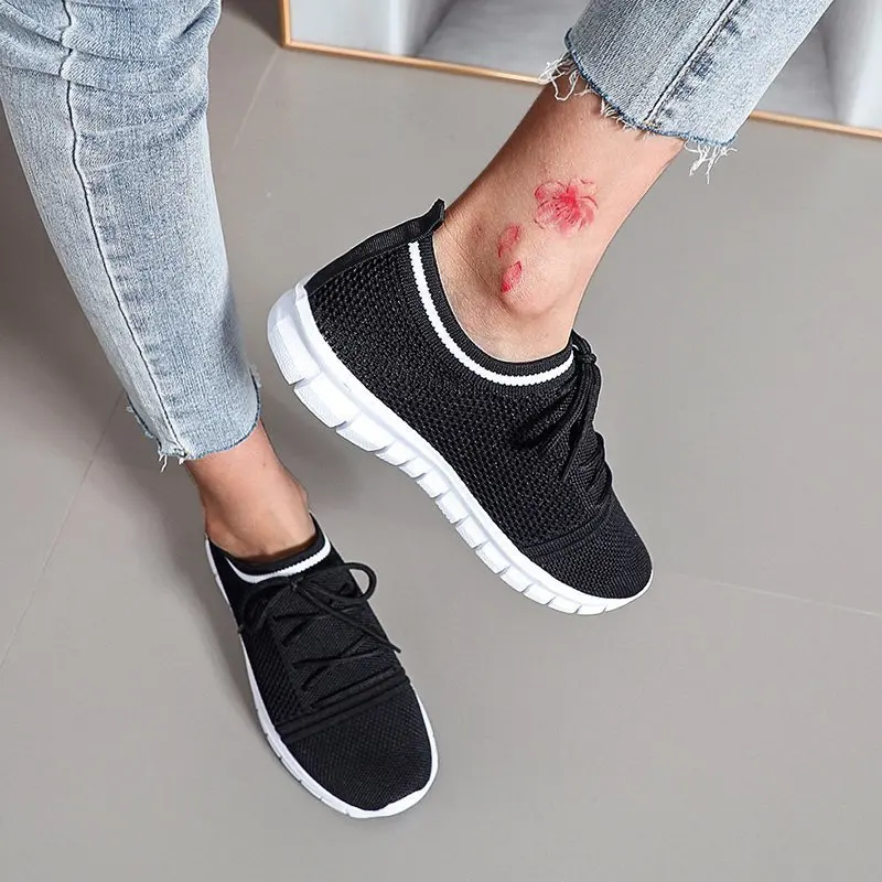 

Женские сетчатые кроссовки, дышащие, на шнуровке, повседневная обувь на плоской подошве, модные весенние кроссовки для бега