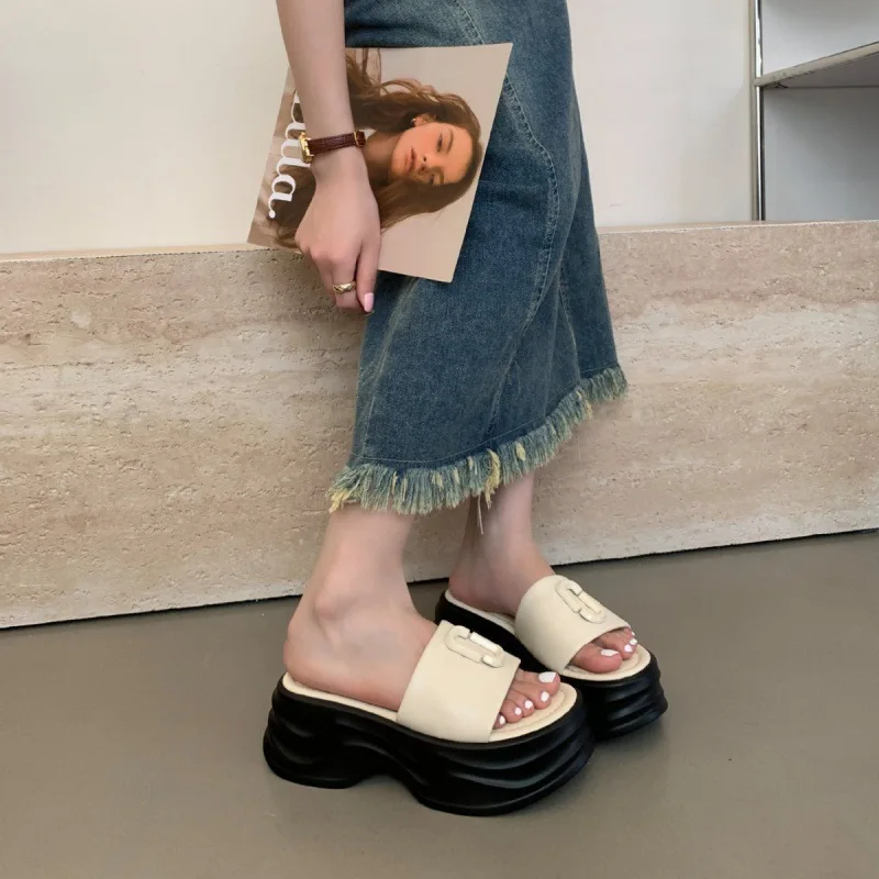 Женские домашние шлепанцы на платформе низкие сандалии пляжные резиновые Новые