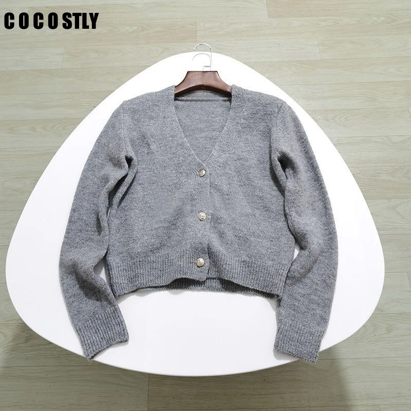 

2022 Autumn New Fashion Loose Single-breasted V Neck Long Sleeved Knitted Cardigan Womens Soft 4 Colors Chic Sweater Coat Female