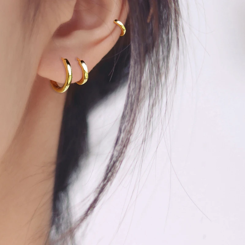 

Minimal Glossy Hoop Earrings Golden Color Tiny Cartilage Earrings Piercing Accessory Trendy Small Huggie Female Hoops For Men