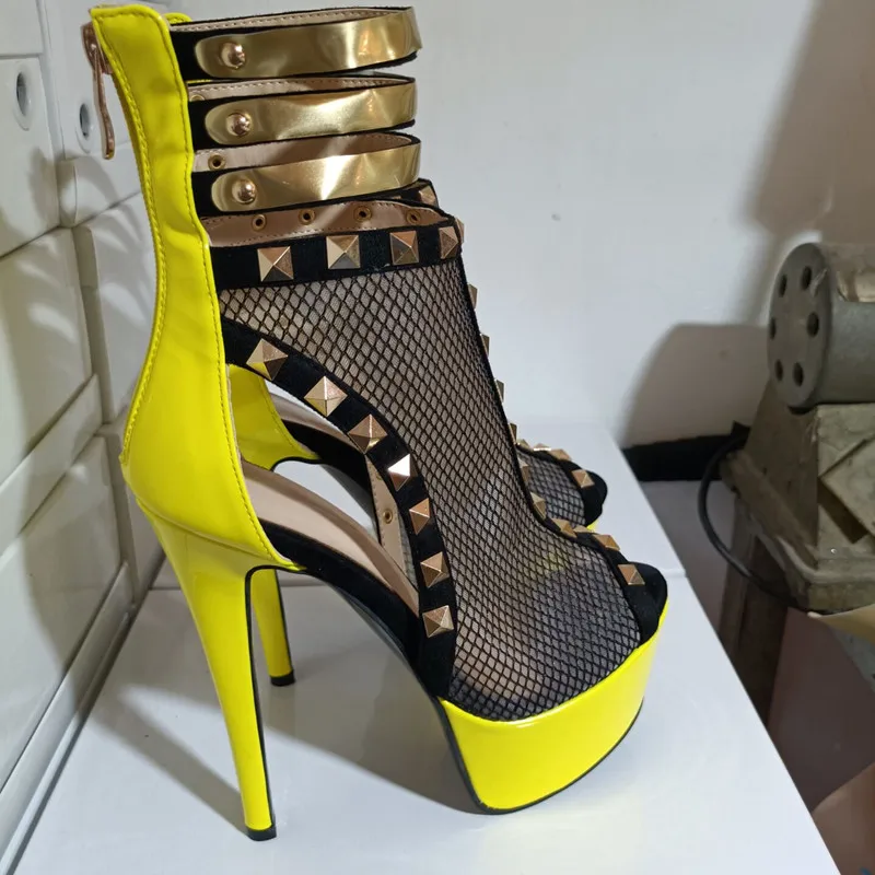 Модные женские сандалии. Сетка высота каблука около 15 см. Модная обувь для