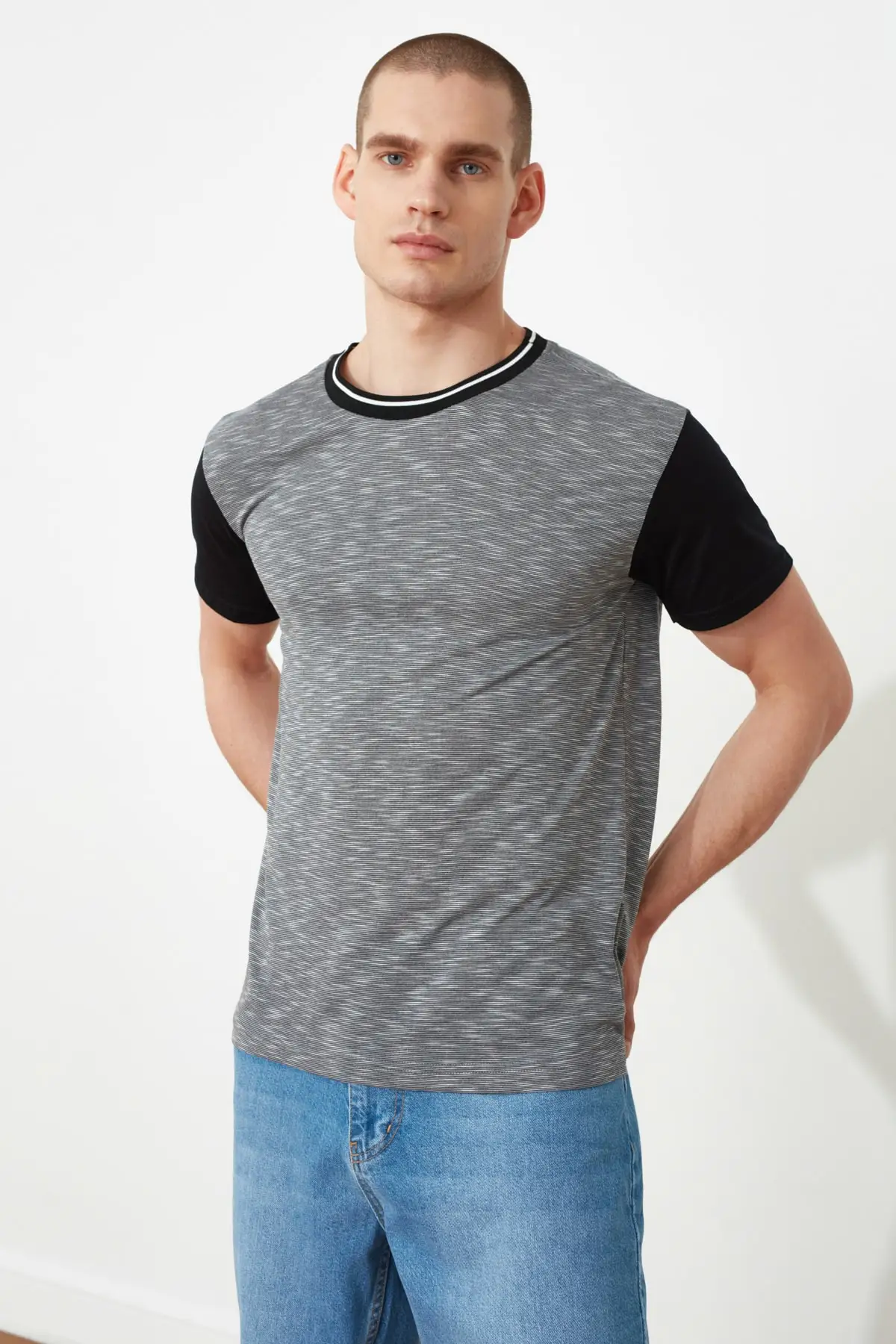 

Trendyol Men 'S Regular Fit Cycling Neck Short-Sleeve T-Shirt TMNSS21TS2086