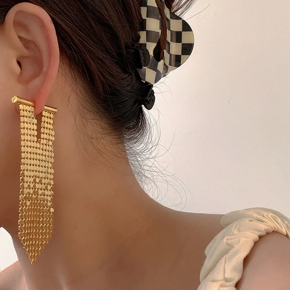 

Personality Fashion Exaggerated 18K Gold Sparkling Fringed Metal Earrings Office Daily Jewelry For Women Party Gift