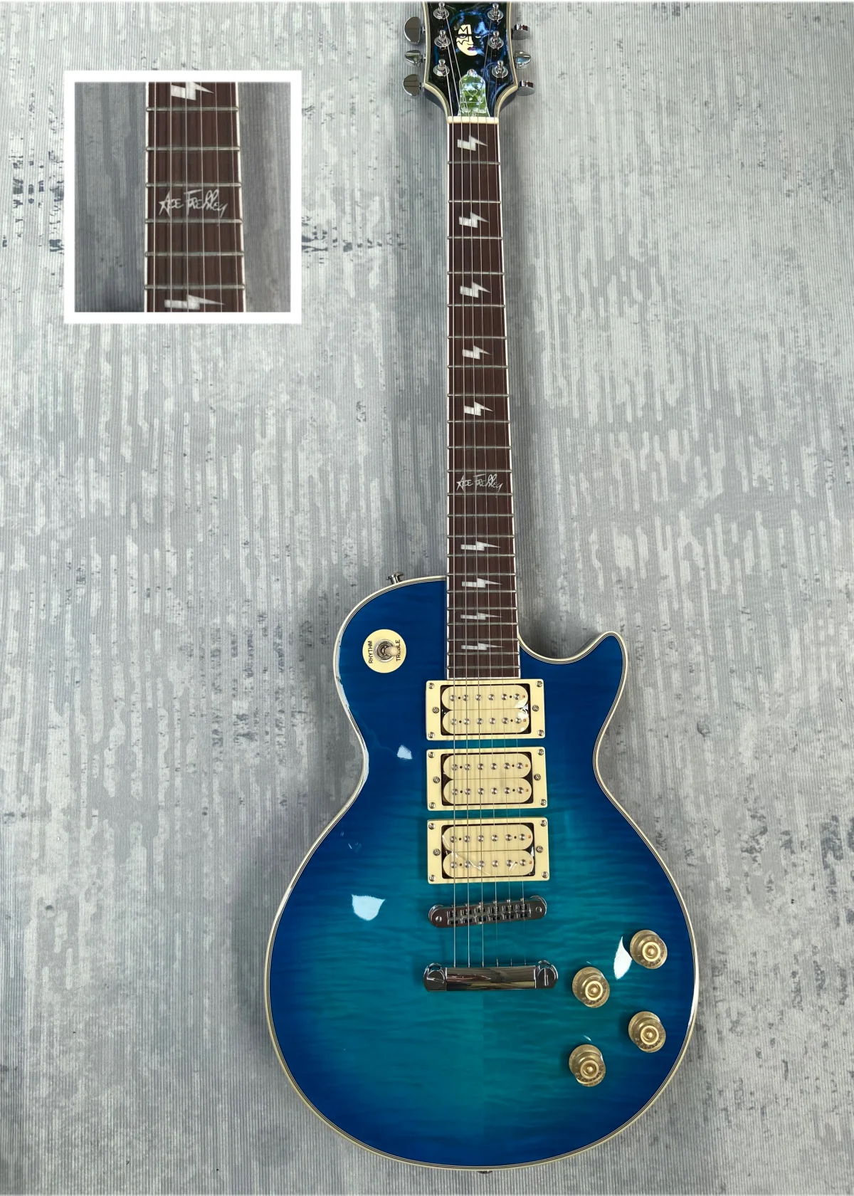 

Electric guitar, Made in China, rosewood fingerboard, high quality, mahogany body, 12F signature.head face