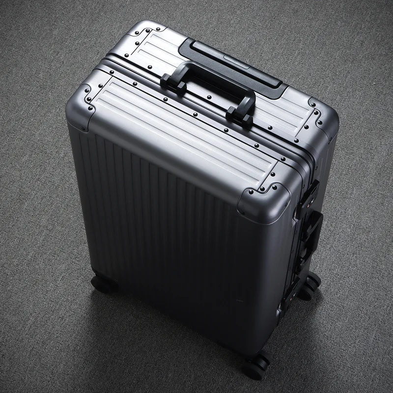 Рисунок 6 - Чемодан из алюминиево-магниевого сплава