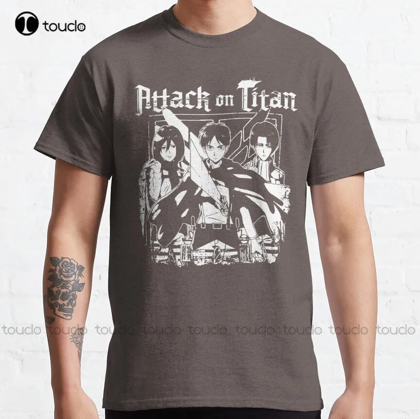 

Классическая женская футболка с принтом «атака на Титанов»