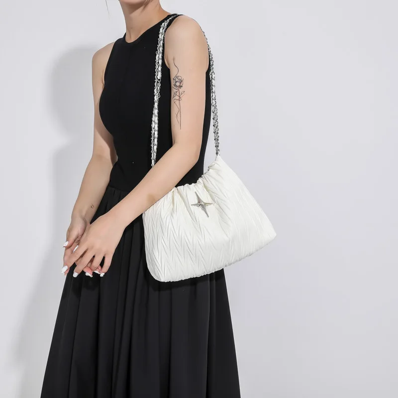 Niche pleated bucket bag female 2023 new summer fresh underarm bag fashion leisure chain single shoulder cross-body bag