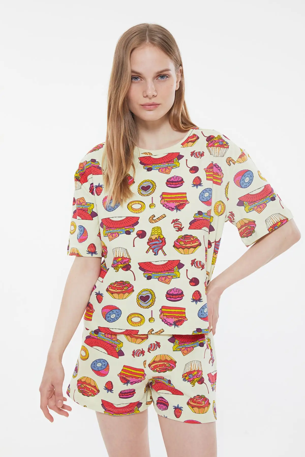 

Trendyol Printed Knitted Pajamas Set THMSS21PT0899
