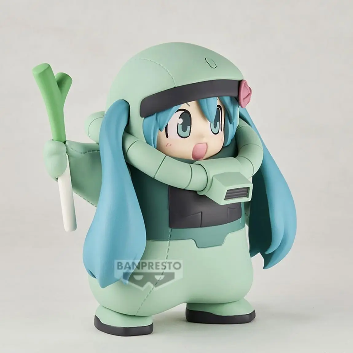 Фото Оригинальная фигурка Bandai Banpresto Bandai Hatsune Miku в честь 45-летия: Zaku, аниме-фигурка, модель игрушки, коллекции, подарки, игрушки №4