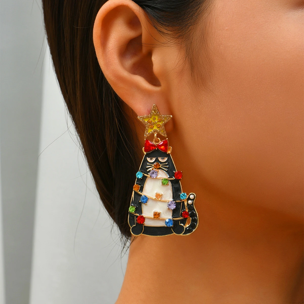 

2022 New Cartoon Colored Christmas Cat Earrings Wholesale