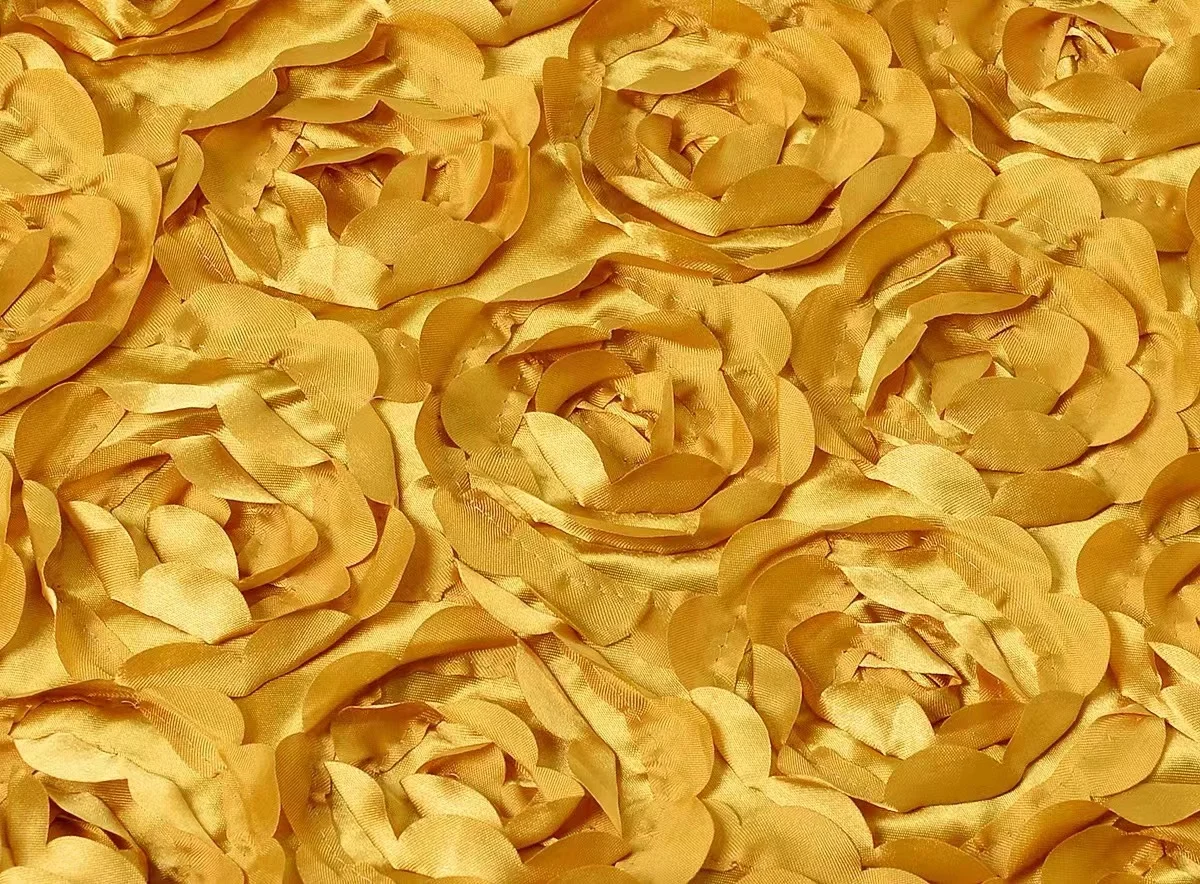 Скатерть атласная прямоугольная с цветочным рисунком 120x180 см