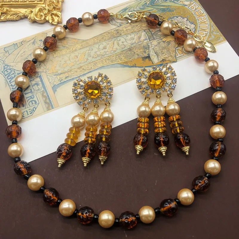 

European and American retro brown bead necklace