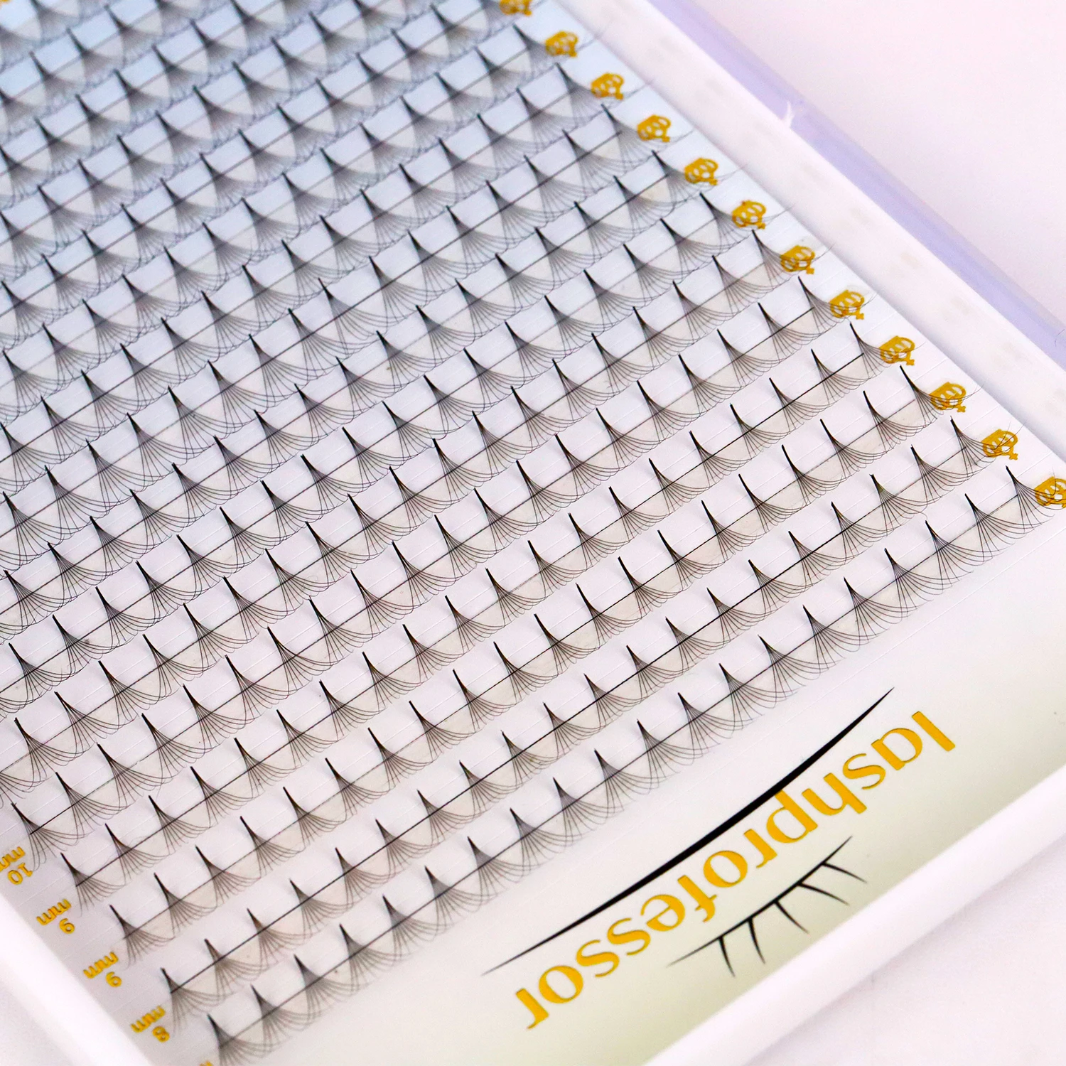 Фото Новые готовые пучки ресниц Lashprofessor с заостренным основанием, 3D-40D, корейский шелк, для объемного наращивания ресниц, 320 пучков, XL Mega Tray №2