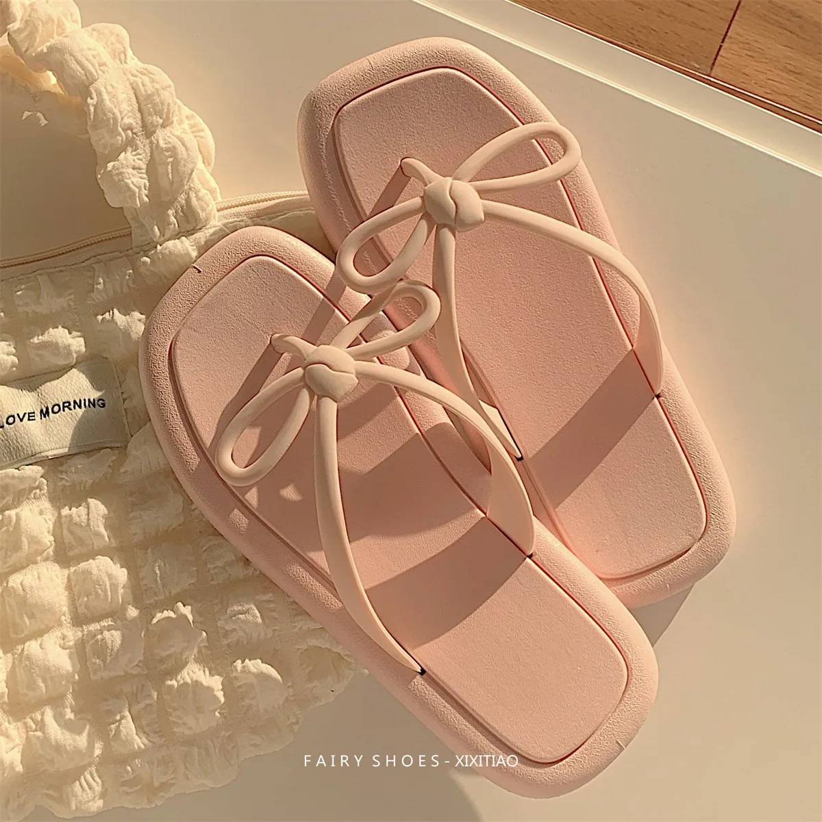 

Hot Summer New Women Flip-flops Sweet and Cute Fairy Style Soft Bottom Bow Tie Outside Wear Clip-on Beach Sandals girls slippers