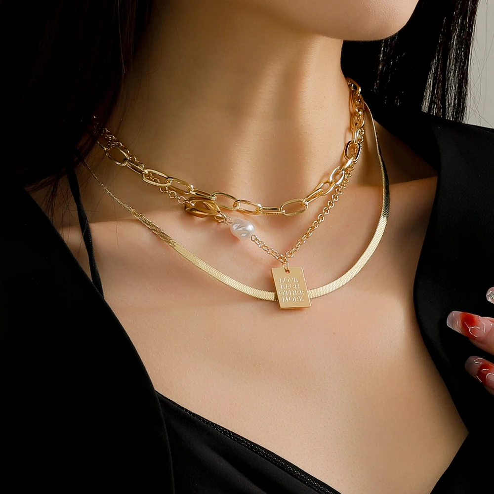 

Vintage Necklace on Neck Gold Chain Women's Jewelry Layered Accessories for Girls Natural Pearl Charm Gift Fashion Pendant 2022