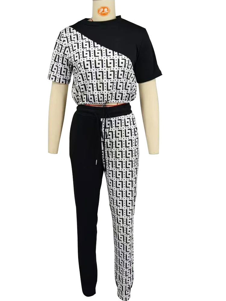 Повседневный комплект Neeleywall с геометрическим принтом укороченный топ круглым