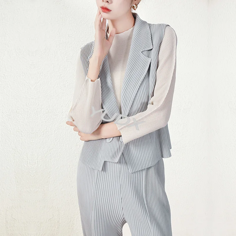 

YUDX Французский модный костюм жилет 2023 весна и осень Новинка Свободные плиссированные высококачественные женские топы без рукавов с открытыми плечами