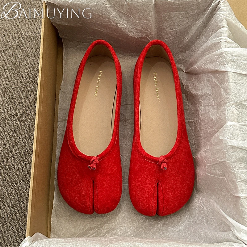 Повседневная обувь на плоской подошве с открытым носком. Женские сандалии.