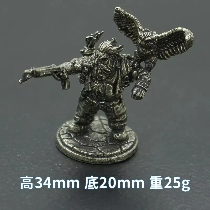 Винтажная белая латунная миниатюрная статуя карлика воина, настольная игра, модель воина, игрушка для мальчиков, настольный декоративный орнамент, ремесло, подарок