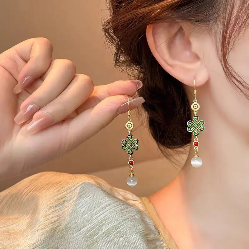 Китайские висячие серьги с узлом