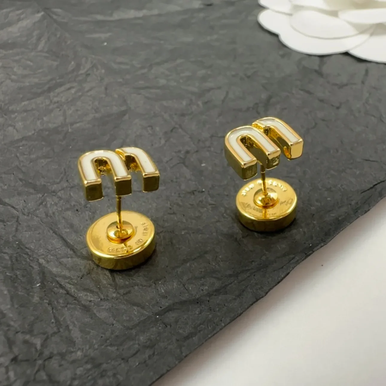 Серьги M House с буквами и глазурью стразы женские нишевые дизайнерские серьги