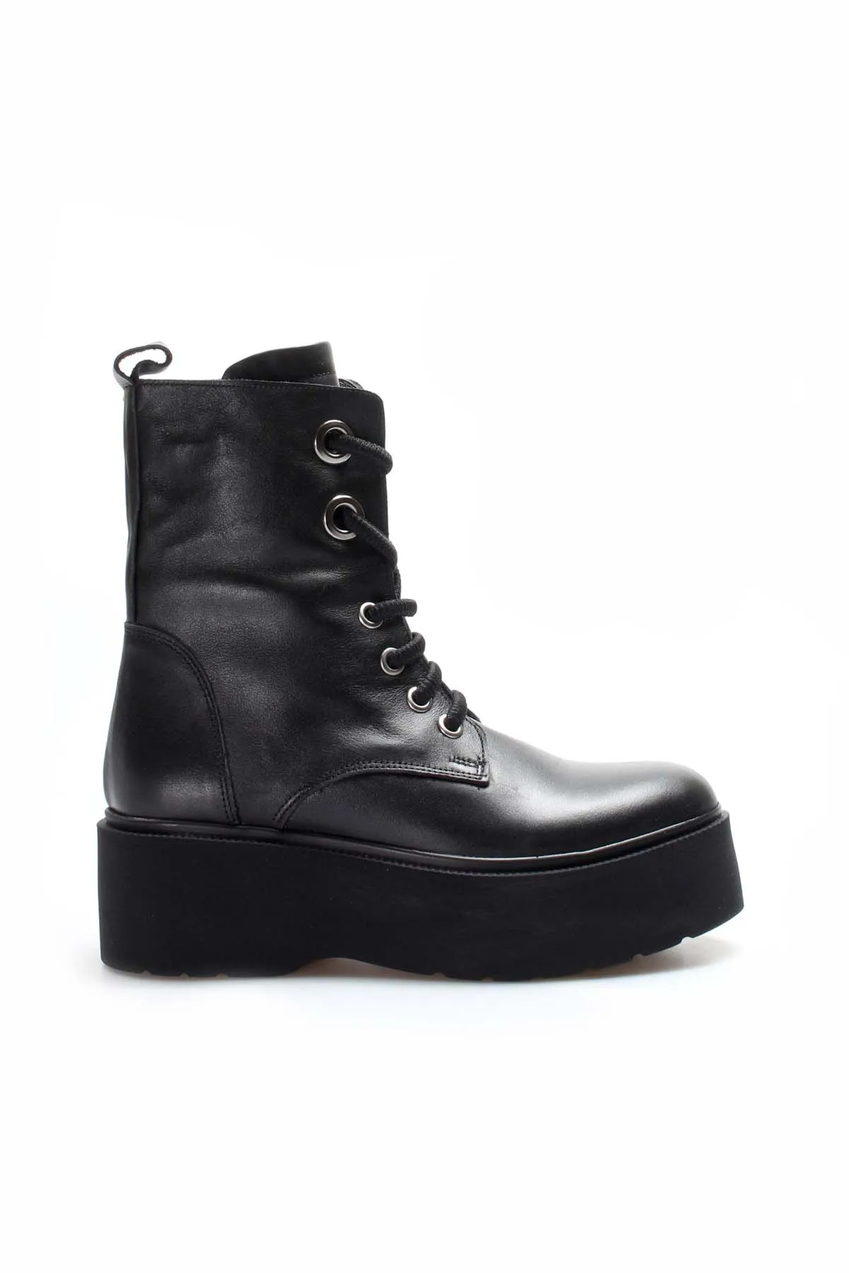 

Классические женские сапоги из натуральной кожи 888 SZA1039