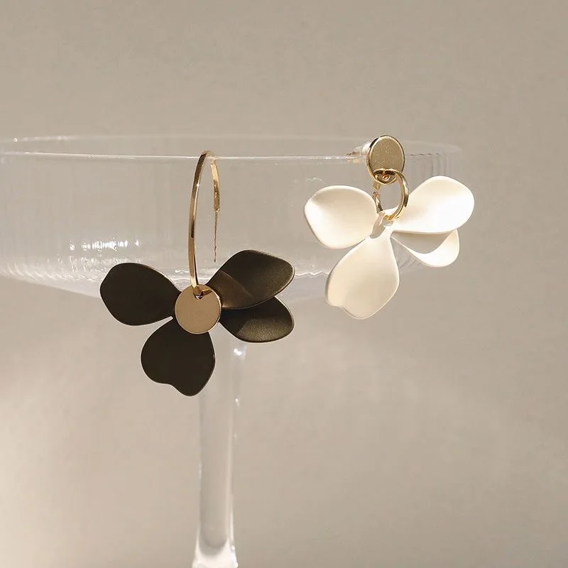 

Matte Petal Earrings Women's Asymmetrical Earrings New Niche Design Feel Exaggerated Sterling Silver Earrings