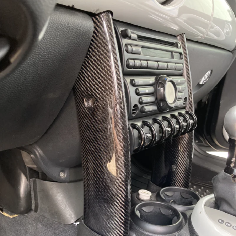 Отделка центральной консоли из углеродного волокна для Mini R53 глянцевая черная