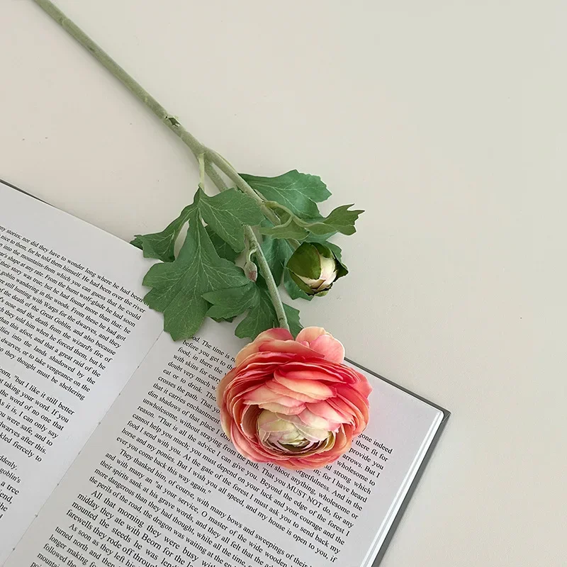 

Искусственный шелковый цветок лотоса 8 см