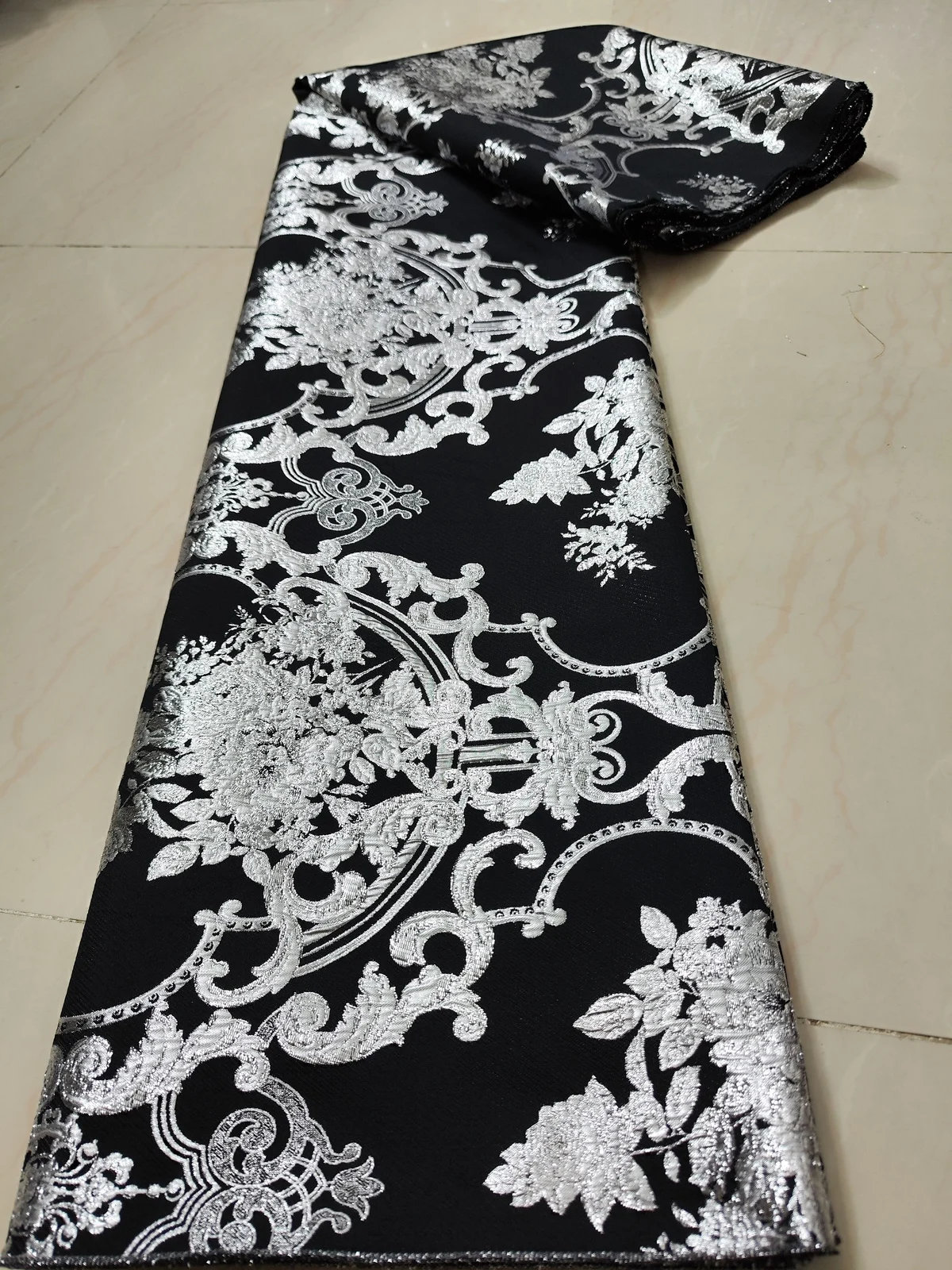 2024 новый стиль серебристо-черный жаккардовая парча французская кружевная ткань