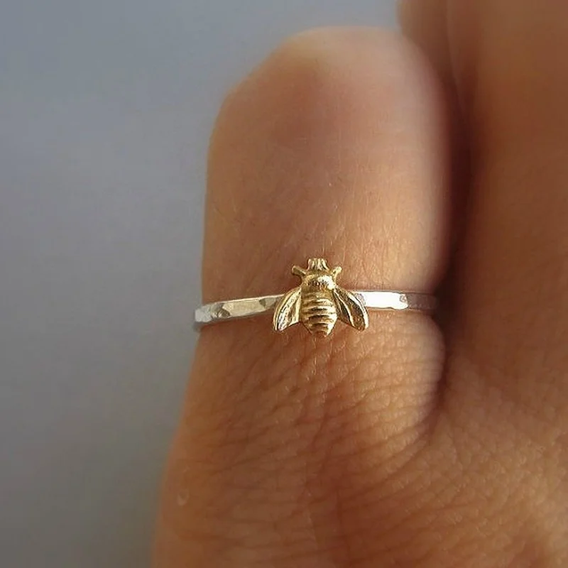 

Simple Carving Gold Color Bee Rings Classic Fashion Metal Two Tone Anniversary Party Ring Trendy Jewelry