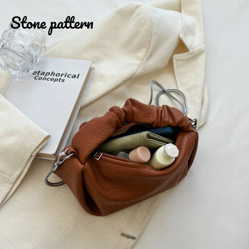 2022 Autumn and Winter New Style Ladies Messenger Bag Fashion Solid Color Retro Chain Bag Texture Shoulder Bag Mobile Phone Bag