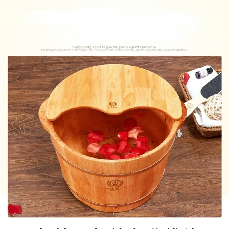 Ведерко для ванны ног из массива дерева дизайн амфоры изолированный массажный