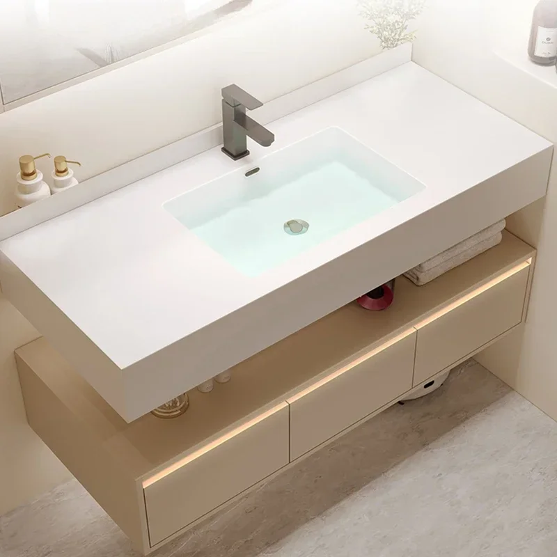 Настенные шкафы для ванной комнаты в нордическом стиле кремового цвета