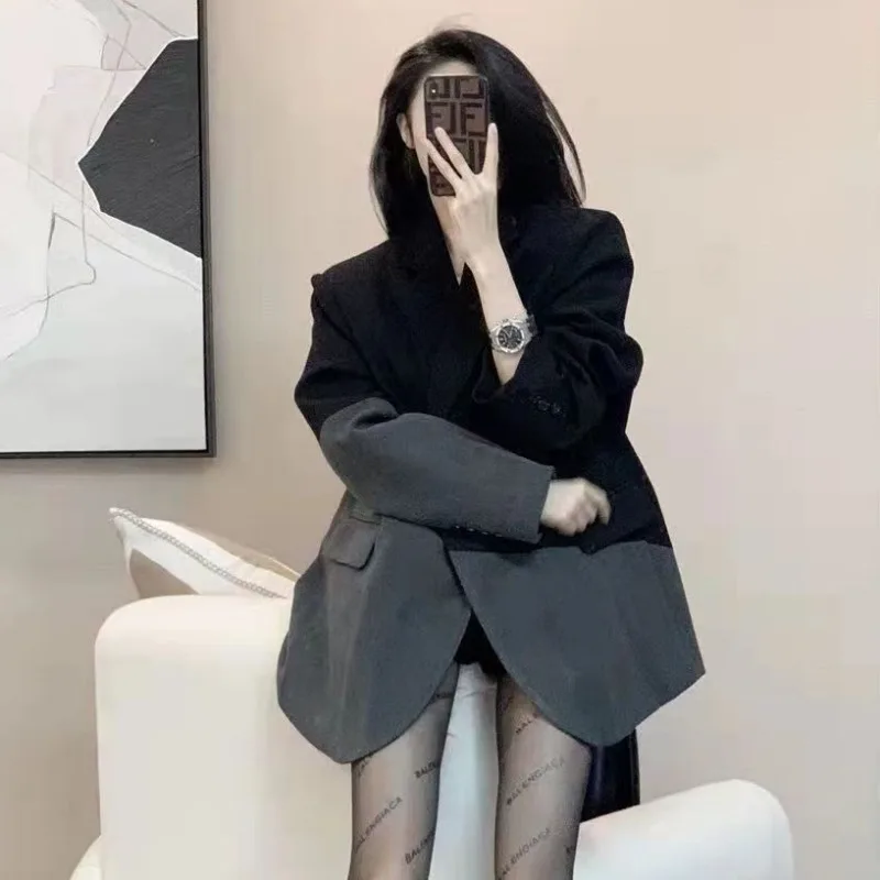 Распространенные блейзеры для женщин с зубчатым дизайном молодых девушек