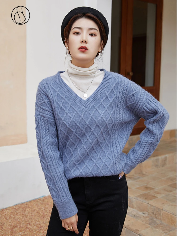 

Женский вязаный свитер с V-образным вырезом, в клетку