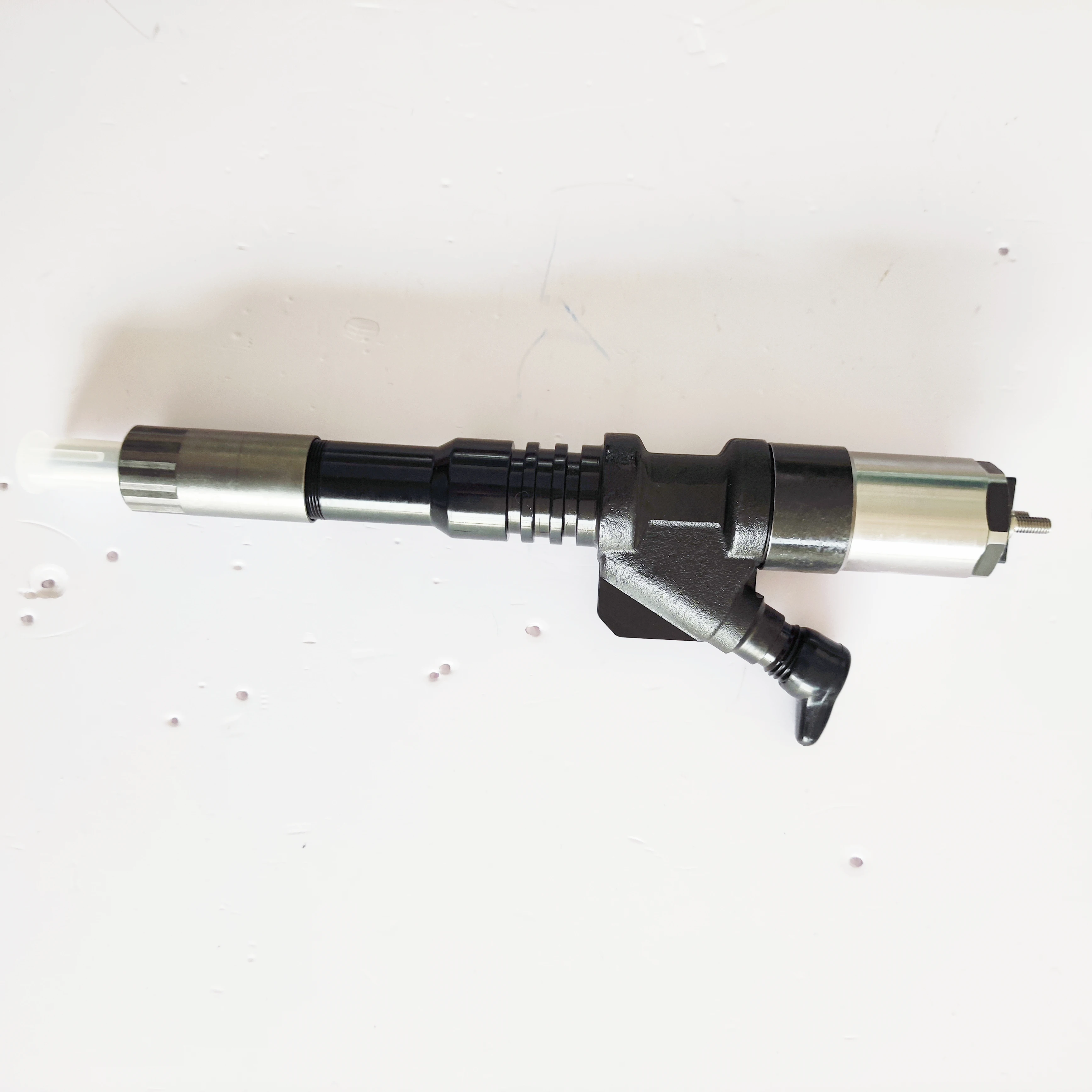 

Diesel Fuel Common Rail Injector 095000-1211 6156-11-3300 095000-1210 095000-0800 095000-0801 for Komatsu PC400-7 PC450-7