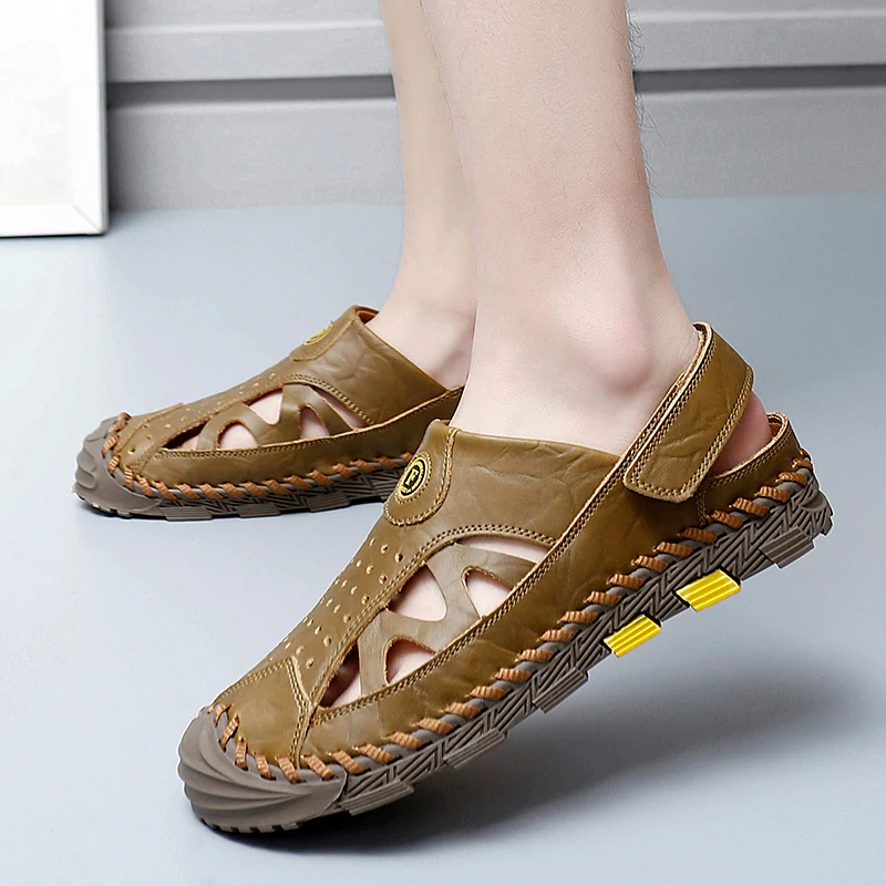 

Summer Men's Clogs New Fashion Breathable Closed Toe Platform Sandals for Men Outdoor Casual Beach Shoes Male Soft Sole Flats