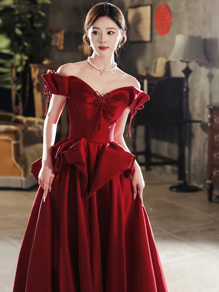 

1Burgundy Satin Evening Dress Off Shoulder Beaded Bow Engagement Gown Elegant Ruffle Edge Floor-Length Formal Banquet Vestido