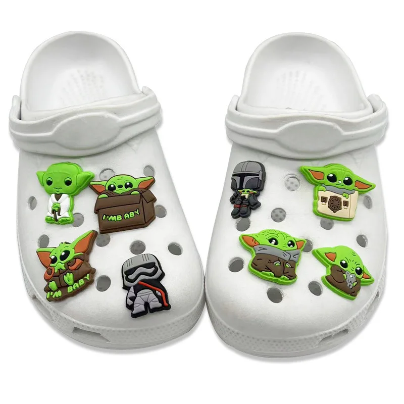 

1pcs Cartoon Animation Disney Master Yoda PVC Soft Rubber Hole Shoes Shoes Ornament Decorative Accessories Cute Children Gift