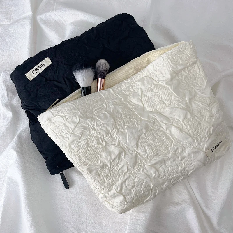 

Женская сумка для туалетных принадлежностей с рельефными цветами, вместительная Женская дорожная косметичка, клатч для хранения косметики