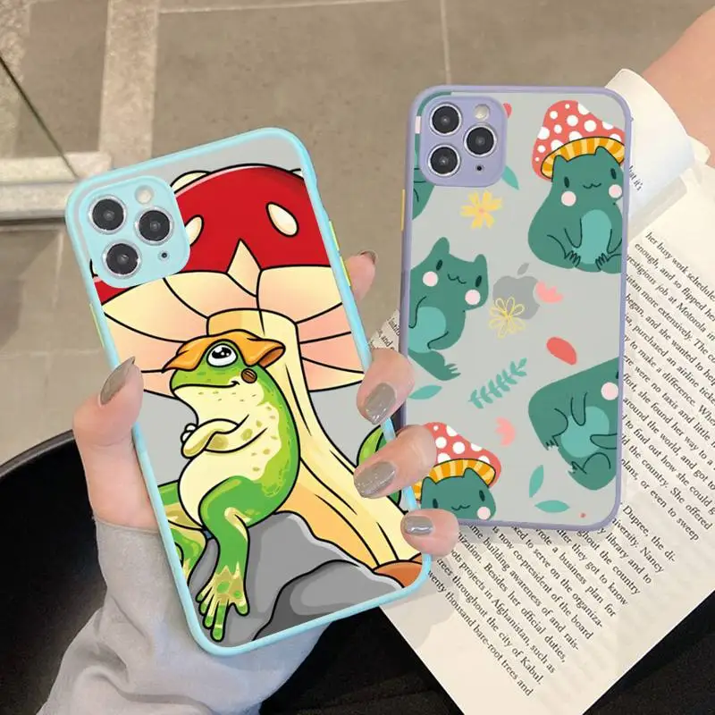 

Frog Mushroom Phone Case for iPhone X XR XS 7 8 Plus 11 12 13 pro MAX 13mini Translucent Matte Case