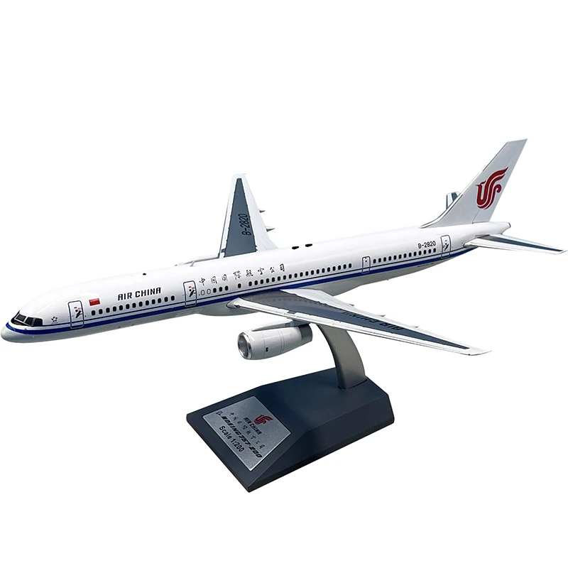 

Модель пассажирского летательного аппарата в масштабе 1:200