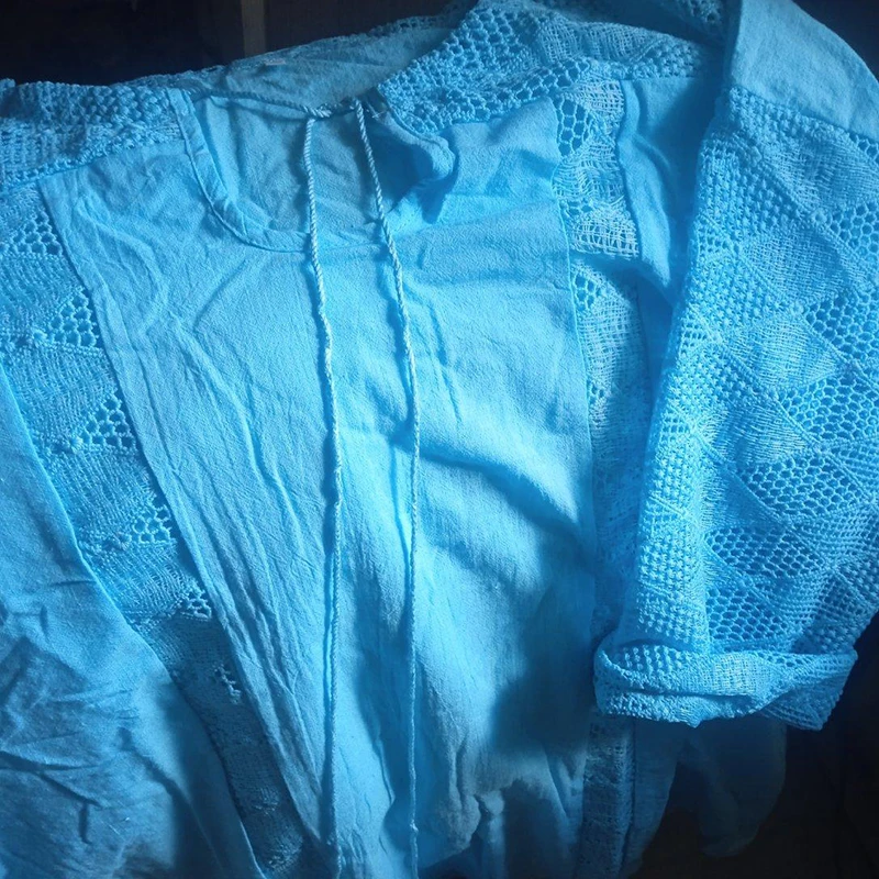 Блузка женская кружевная с V-образным вырезом и коротким рукавом