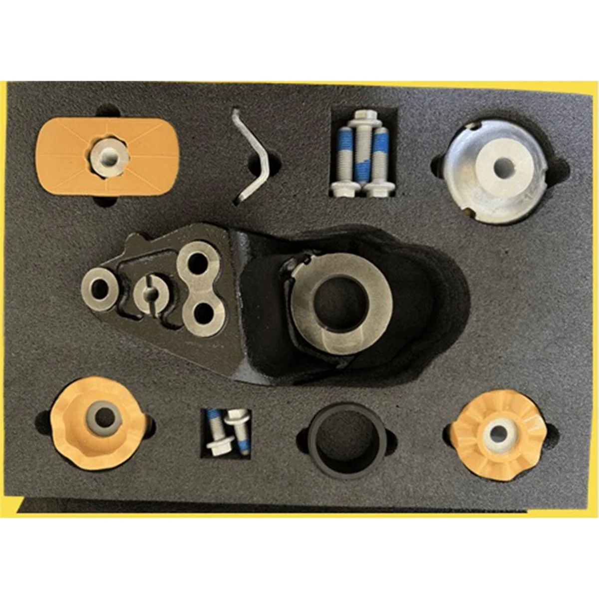 Кронштейн переднего дифференциала уменьшает странанс для Range Sport Noise LR 110309 056077 087163