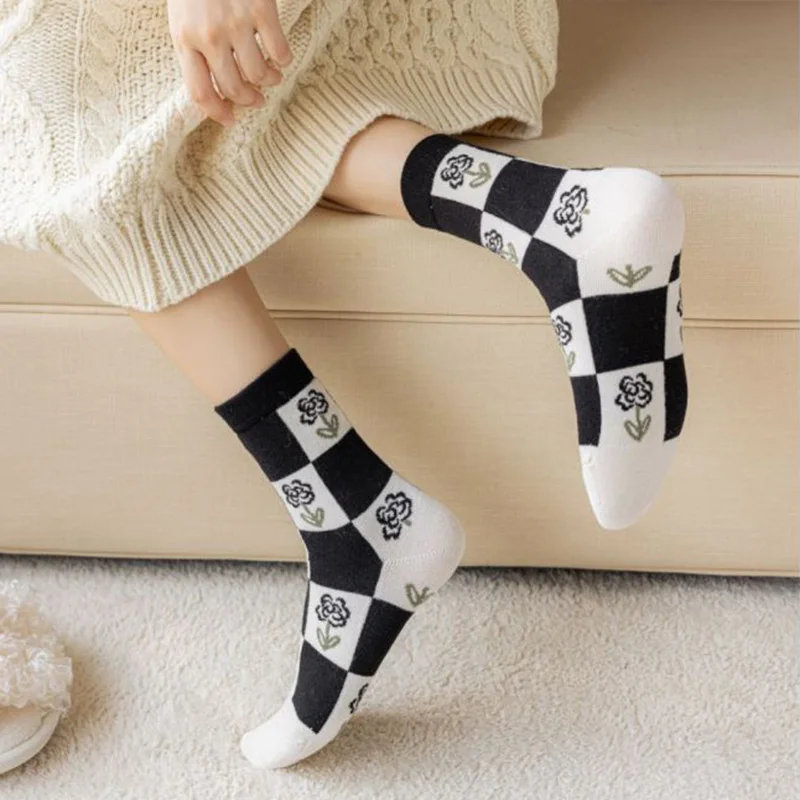 5 Pairs Keep Warm Cashmere Socks Woman Flowers Print Long Winter Socks Set Fashion New Cycling Leg Warmers Kawaii Calzini Donna