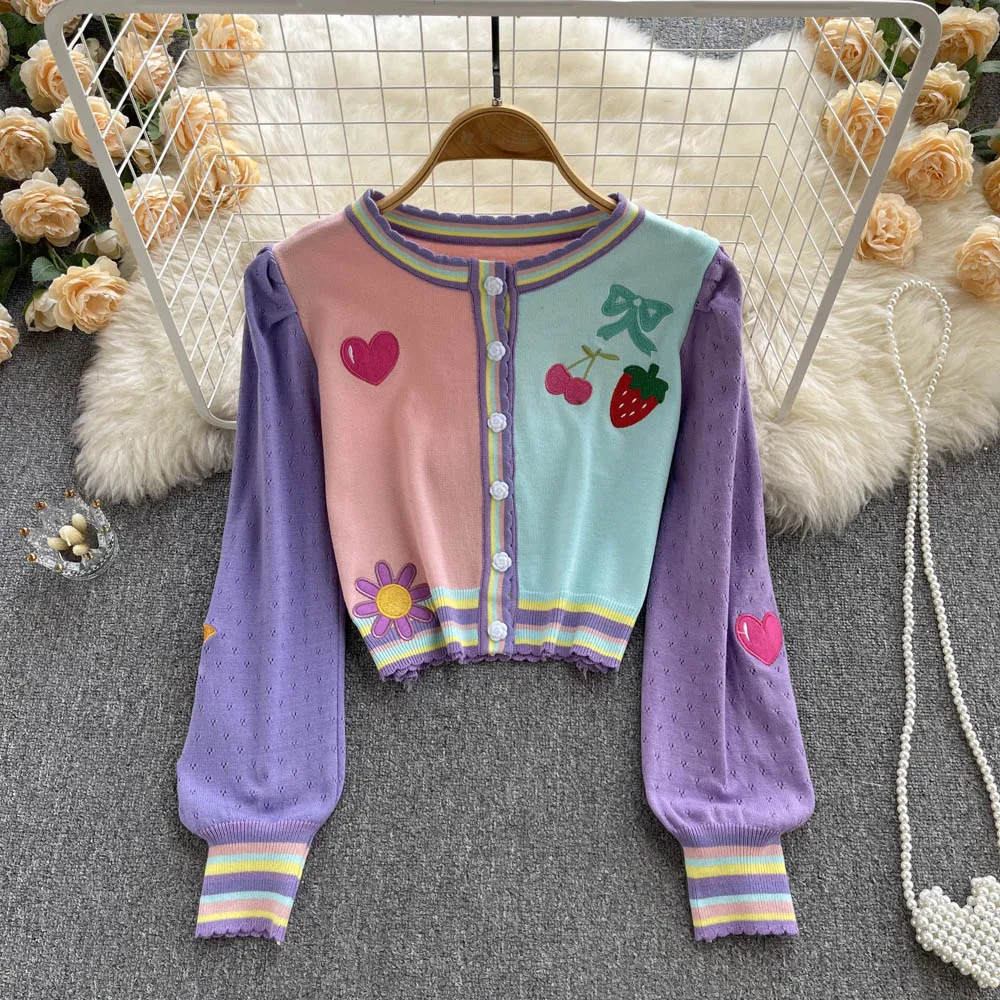 

2022 European and American new design sense retro loose sweater short jacket female cherry embroidered knitted cardigan