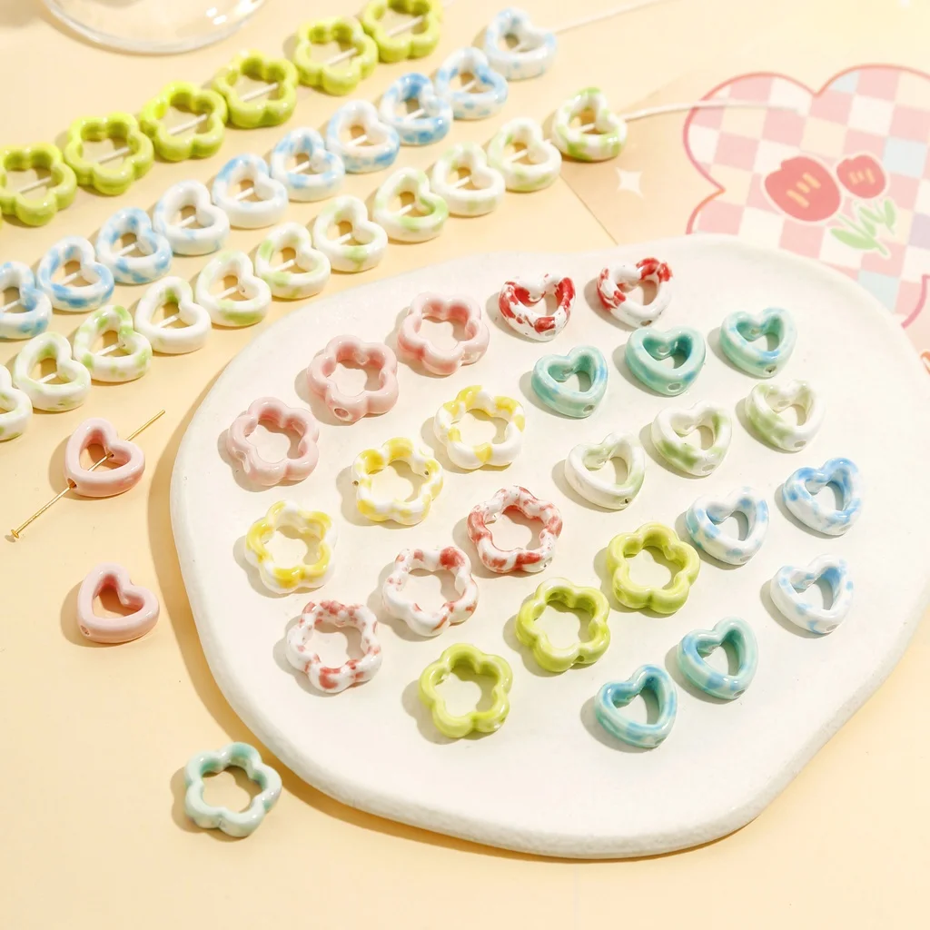 

2pcs Halo Dye Ink Cutout Flowers Love Ceramic Beads DIY Original ins