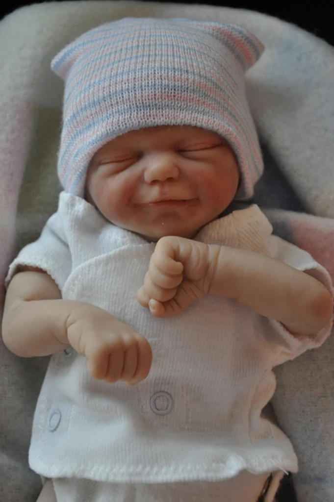 

Mini Bebe Reborn Kit Zane 9" Inches Reborn Baby Vinyl Doll Kit Unpainted Doll Parts DIY Blank Reborn Doll Kit