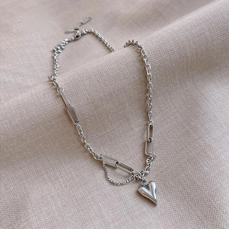 

European and American Sweet Peach Heart Pendant Stainless Steel Choker Necklace For Woman 2021 Korean Girl's Sexy Clavicle Chain